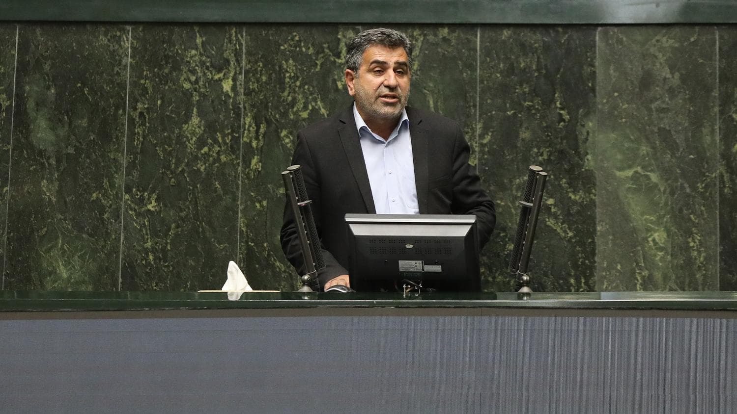 کاغذ و چوب مازندران به دلیل به توجهی دولت و عدم نقدینگی تولید ندارند
