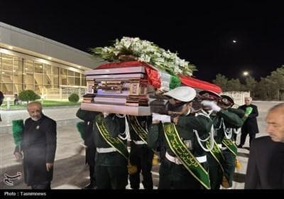 در حال تکمیل/ وداع نصف جهان با استاد فرشچیان‌/ هنر و اشک در حیاط هنرستان