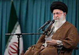 تسلیت امام خامنه‌ای در پی درگذشت استاد محمود فرشچیان