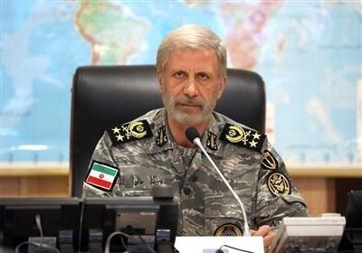 سرلشکر حاتمی: نیازمند ارتش قدرتمندی برای حفاظت از ملت‌مان هستیم