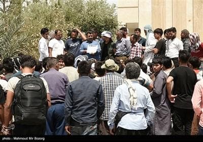 واقعیت تجمع مقابل اداره مهاجرت؛ خودمعرفی برای بازگشت، نه تمدید اقامت