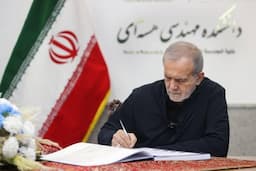 پزشکیان: جرم دانشمندان شهید ما تلاش برای رساندن ایران به قله‌های دانش و پیشرفت بود