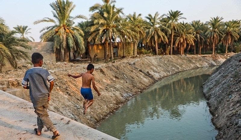 تصاویر/ رهاسازی آب برای آبیاری و احیای نخیلات شهرستان‌های شادگان و ماهشهر