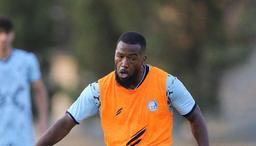 اوج قدرت نازون در تمرین استقلال/ شوت‌های سهمگین دوکنز به گلر‌ها