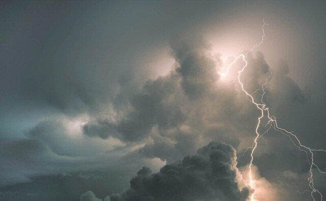 بارش و رعد و برق در شمال و جنوب کشور