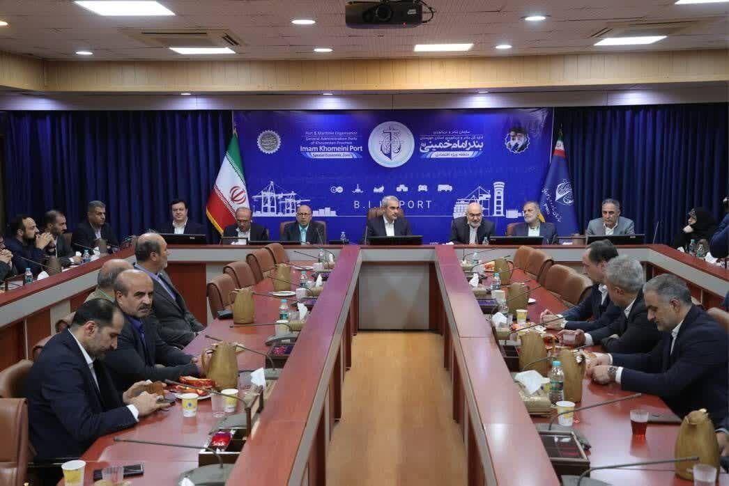 وزیر اقتصاد: زمان ترخیص کالا از بنادر کشور باید به ۳ روز کاهش یابد