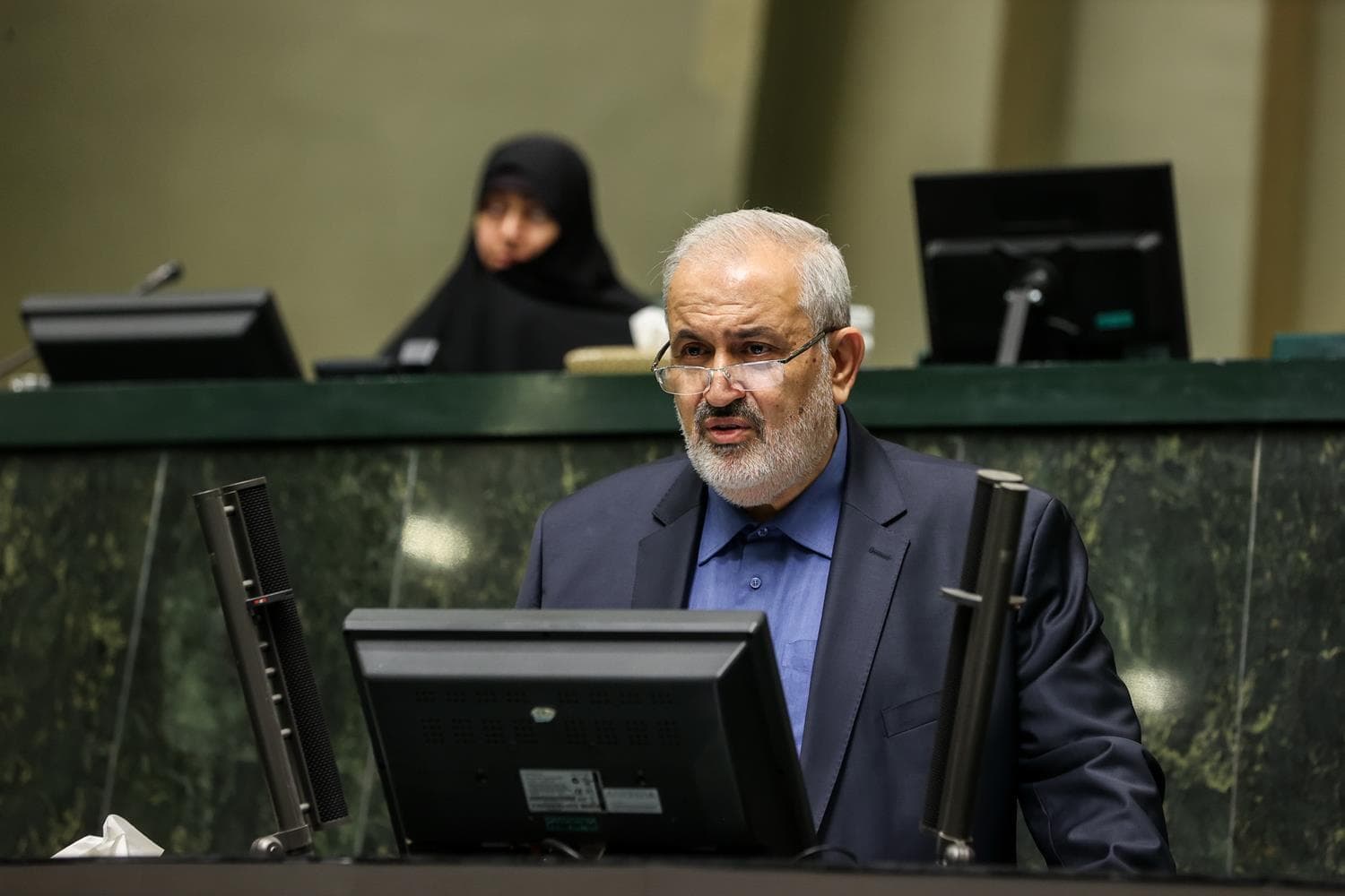 وزیر نیرو در مجلس: اخیرا خارجی‌ها ایران را ترک کرده‌اند؛ حتی چینی‌ها هم از اینجا رفته‌اند
