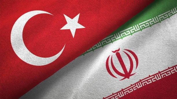 مذاکره رؤسای گمرکات ایران و ترکیه/ مشکل صاحبان کشنده و کامیون‌های موجود در ترکیه حل می‌شود؟