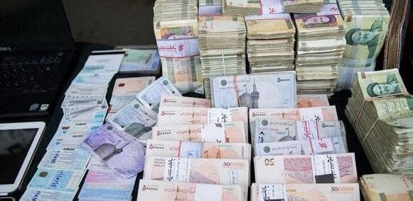 نقدینگی ۳۲ درصد بیشتر شد