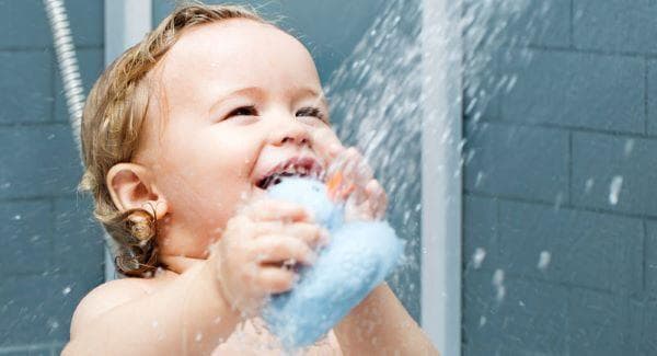 ادرار کردن زیر دوش برای سلامتی خطر دارد؟