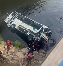 سقوط اتوبوس در الجزایر به رودخانه با ۱۸ کشته