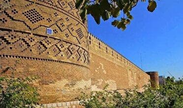 رخت نو بر تن ایوان ارگ کریم‌خانی شیراز
