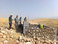 ساخت آبشخور در دشت آهو باز چرام توسط دوستداران محیط زیست