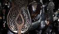 اصفهان، زادگاه «علم سازی»، از صنایع دستی آئینی کم‌نظیر ایران