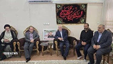دیدار معاون رئیس‌جمهور و رئیس بنیاد شهید با خانواده شهدای اقتدار در اصفهان