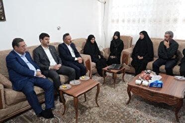 دیدار وزیر ارتباطات و فناوری اطلاعات با خانواده شهید سردار نارنجی