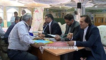 پاسخگویی مسئولان چهارمحال و بختیاری به مردم درمیزخدمت نماز جمعه