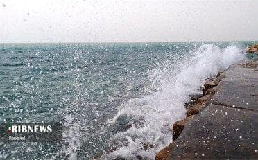 وزش باد‌های جنوب غربی و تلاطم دریا در آب‌های کیش، ۱۵ شهریور
