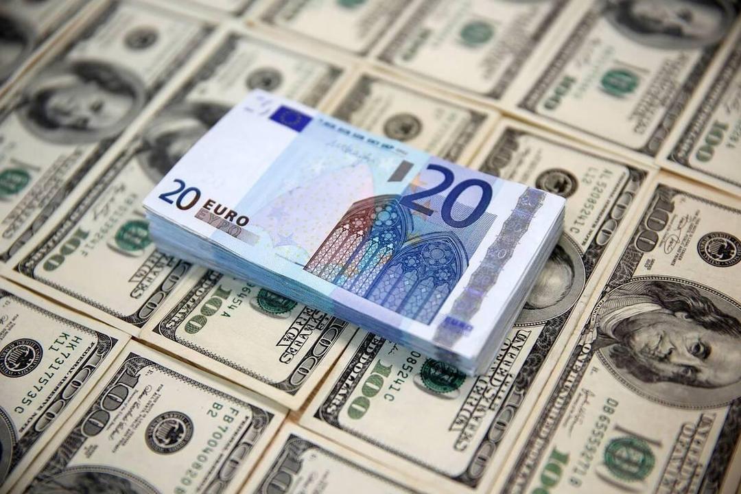 قیمت دلار و یورو در مرکز مبادله ایران؛ سه شنبه ۲۵ شهریور