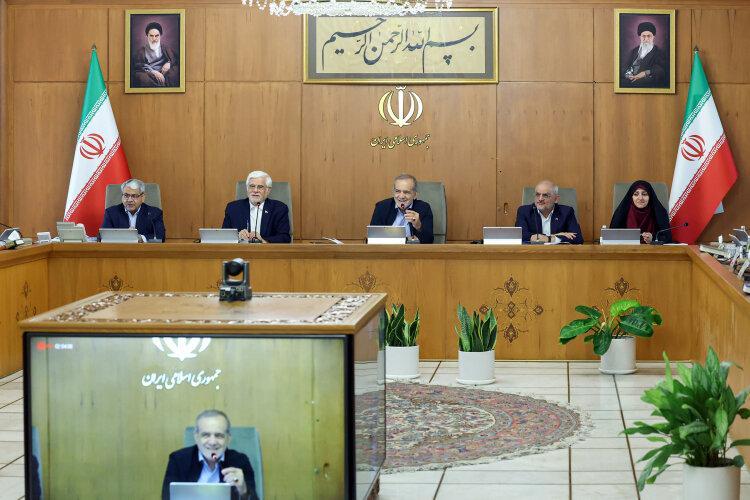 گزارش عراقچی به هیات دولت درباره اسنپ‌بک/ پزشکیان: مدیریت هزینه‌ها با دستور پیش نمی‌رود/ وزارتخانه‌ها و دستگاه‌های اجرایی صرفه جویی کنند