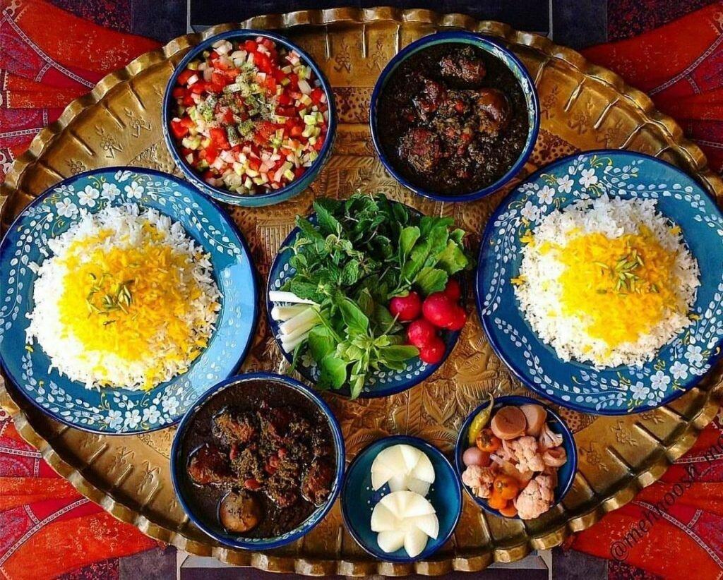 راهنمای انتخاب بهترین چاشنی و سالاد برای قورمه‌سبزی