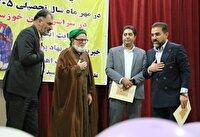 اهدای ۳۰۰ بسته لوازم مدرسه بین خانواده‌های زندانیان آبادان
