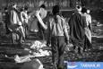 عکس : سال ۱۳۵۷ خدمت رسانی روحانیون در زلزله طبس.