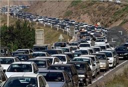 ترافیک در محورهای چالوس و هراز سنگین است
