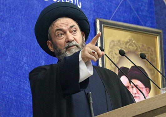 خاک عالم بر سر شاهی که لباسش شیک باشد، اما اراده شیک برای دفاع از تمامیت ارضی کشور نداشته باشد