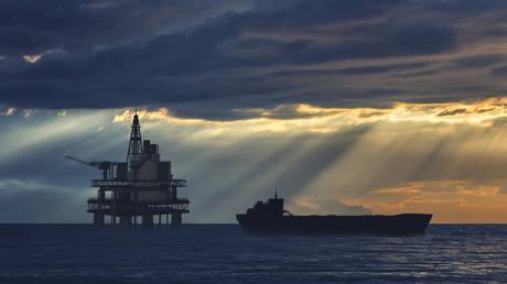 India continues to ramp up Russian oil imports amid US trade talks – Bloomberg