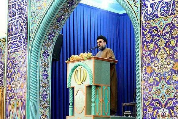 خطیب جمعه بوشهر: مسئولیت‌پذیری مدیران کلید حل مشکلات معیشتی است