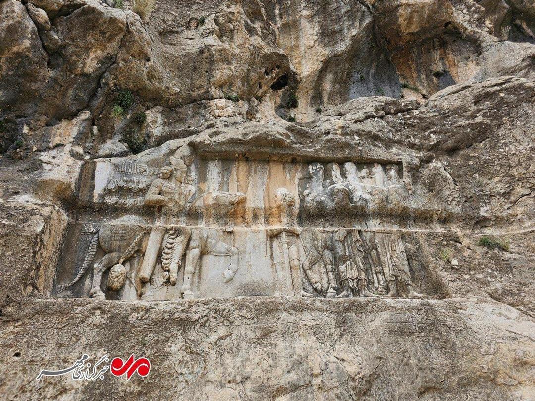 آسیب قاجاری به نقش برجسته تاریخی ساسانی +فیلم