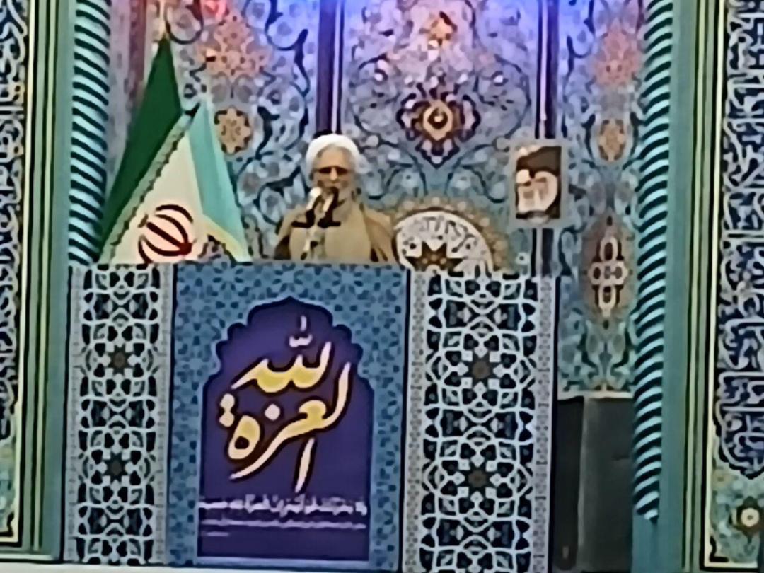 امام جمعه موقت رشت: برای ایجاد صنایع بزرگ تبدیلی در گیلان تلاش شود