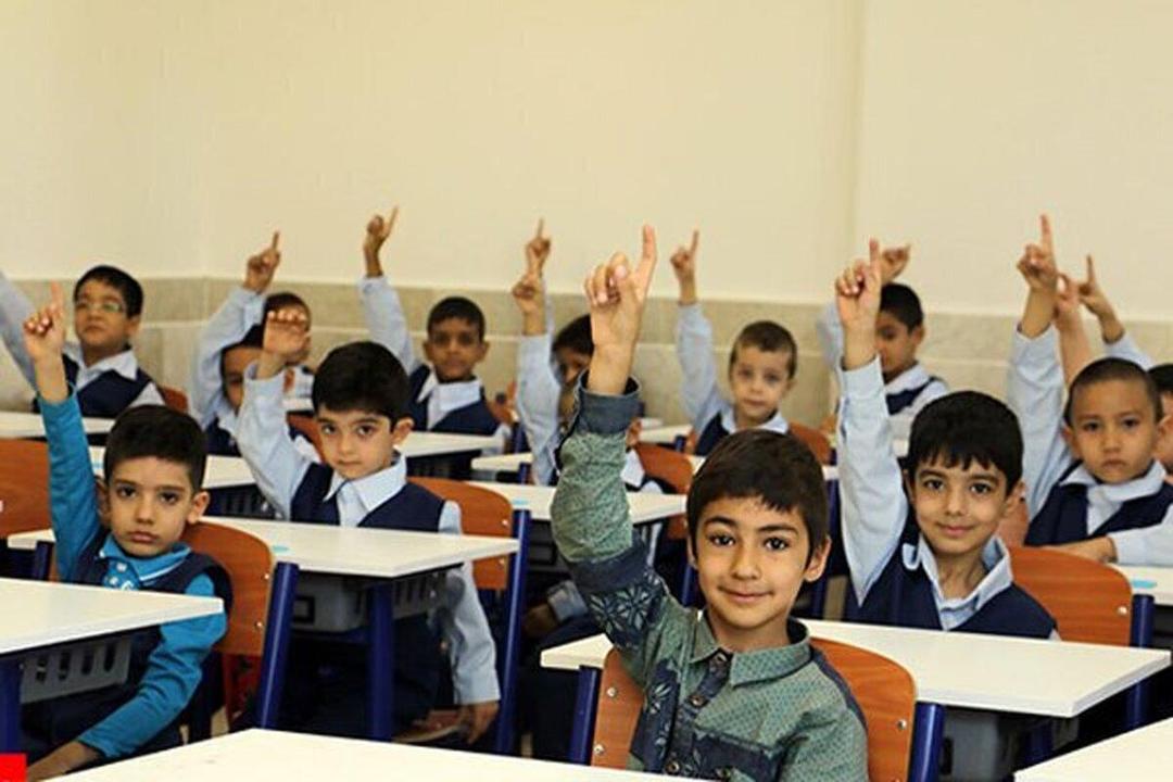 ثبت نام ۱۰۰ درصدی دانش آموزان مقطع ابتدایی در مدارس / دانش آموزان اتباع قانونی در مدارس ثبت نام می‌شوند