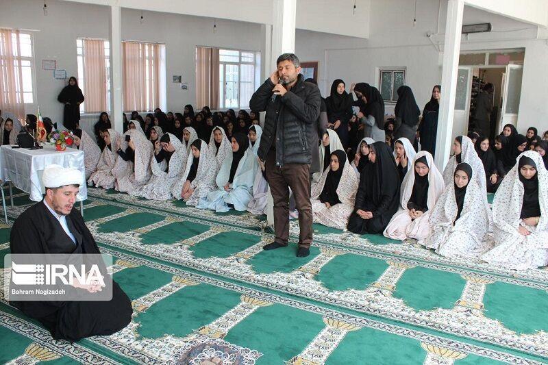دبیر ستاد اقامه نماز یزد: خیران، یاریگر تحقق مدرسه نماز محور باشند