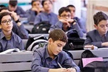 بیش از ۳۰ هزار دانش آموز پایه هفتم راهی کلاس‌های درس شدند