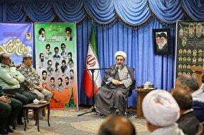 عکس | دیدار جمعی از فرماندهان نظامی و انتظامی با امام جمعه تبریز