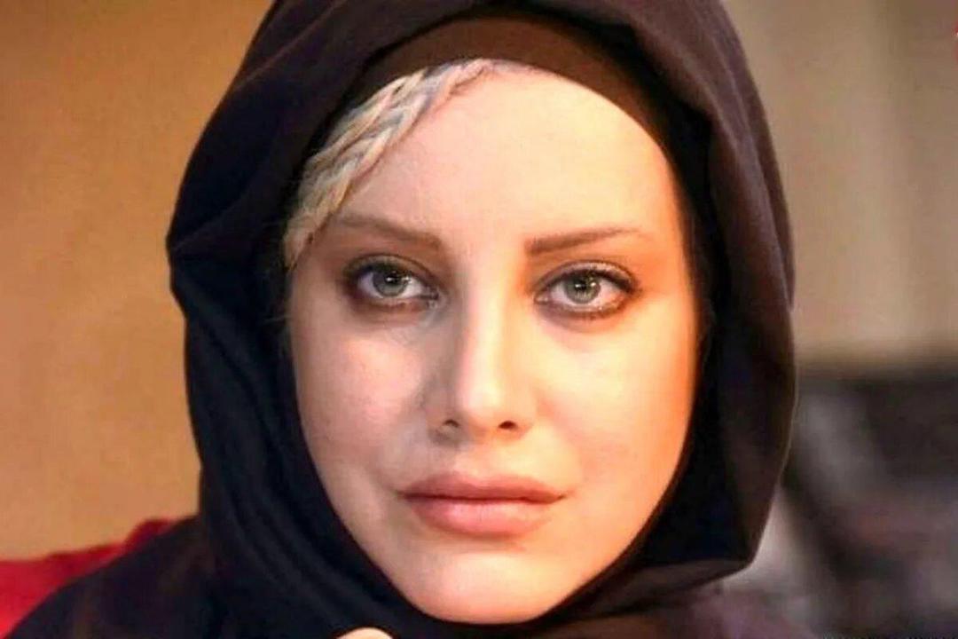 ببینید | نماز خواندن و گریه‌ شراره رخام در خاکسپاری امید جهان