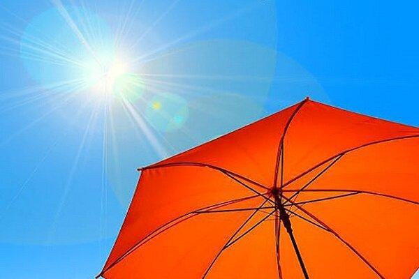 آسمانی صاف و گرمای محسوس در یزد