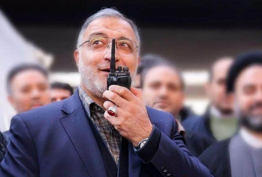 زاکانی: معتقدم ۹۵ درصد مسائل هیچ ارتباطی به تحریم ندارد/ شرایط سخت‌تر خواهد شد، همانند صعود به قله که هر چه بالاتر می‌رویم، مسیر دشوارتر می‌شود/ در یک تیم کوهنوردی، مستحکم‌ترین افراد به قله صعود می‌کنند، در انقلاب اسلامی نیز همین‌گونه است