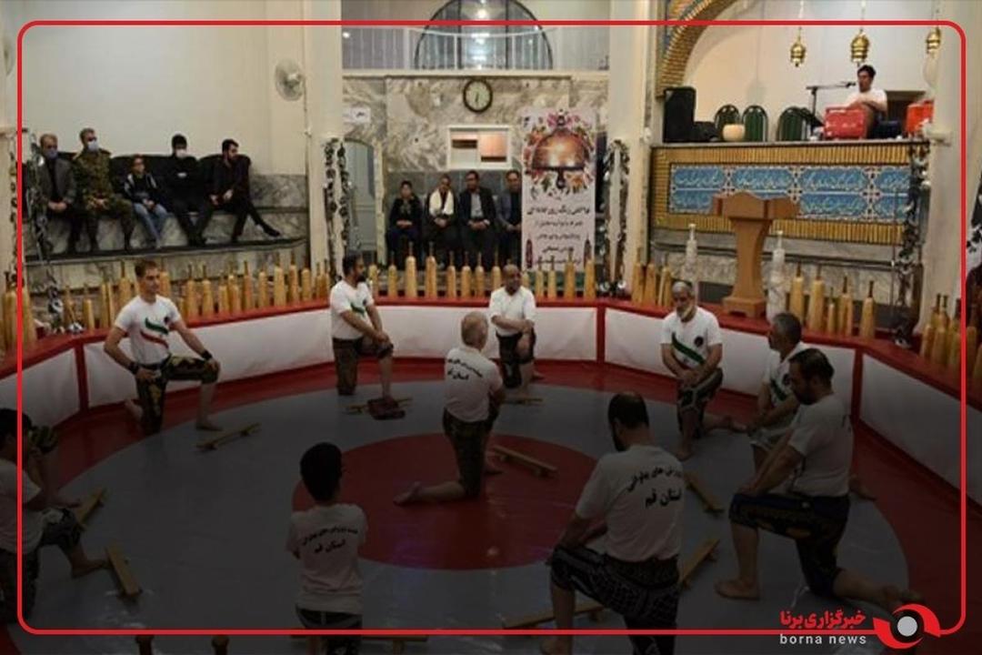 بخشی از مراسم نواختن زنگ مقاومت در زورخانه شهید فهمیده