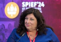 مشاور سابق جو بایدن، تابعیت روسیه را دریافت کرد