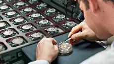 فرآیند دقیق تولید ساعت‌های دست‌ساز اُمگا (فیلم)