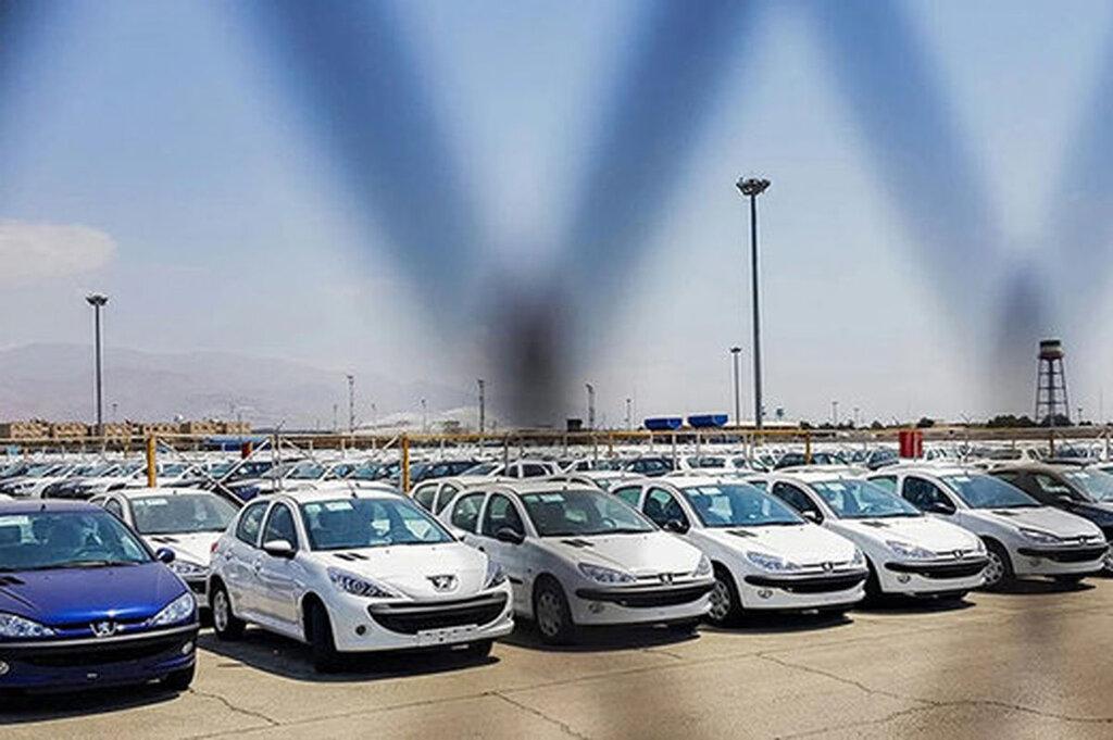 افزایش قیمت دلار دامن بازار خودرو را هم گرفت؛ این خودرو پرطرفدار ۳۸ میلیون تومان گران شد | جدول قیمت ها