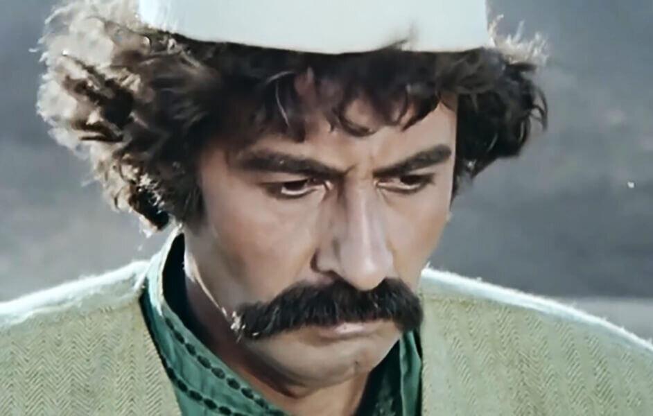 وقتی مرادبیک به خاله ابراز علاقه می‌کند | سکانس محبوب روزی روزگاری را ببینید