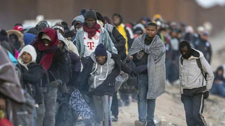US deports scores of Zimbabwean migrants