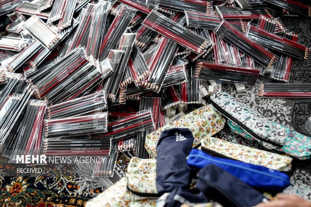 اهدای ۸۰۰ بسته نوشت افزار به دانش‌آموزان نیازمند تربت‌جامی