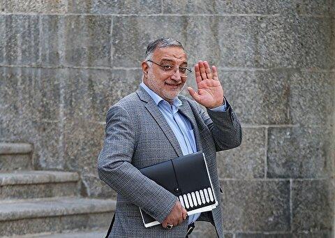 عضو شورای شهر تهران: زاکانی وعده‌های بزرگ می‌دهد، اما توان اجرای آنها را ندارد / آنهایی که به شهردار شدن او رای دادند خیلی کارآمدی زاکانی برایشان مهم نبود، بلکه بیشتر به جنبه سیاسی توجه کردند