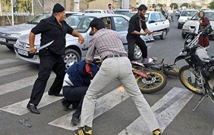 ببینید/ لحظه هجوم اوباش در نسیم‌شهر
