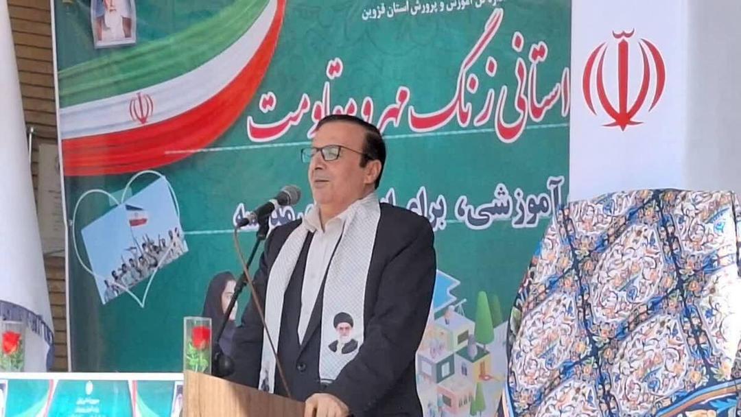نوذری: با راه اندازی کرسی های آزاداندیشی در دبیرستانها گفتگو کردن را بیاموزیم 